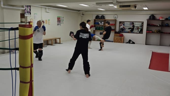 60代1人!50代1人40代1人!20代前半1人!!…(木)キックボクシング初級クラス19:40〜