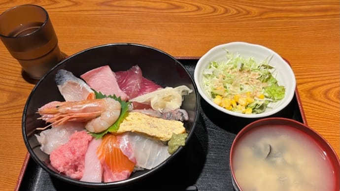 秋葉原で海鮮丼