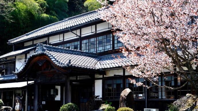 レトロな空間でいただくランチ-滋賀県近江八幡市:「HAKO TE AKO」
