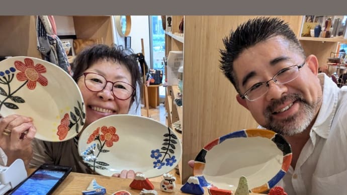 ウレヒめぐみさん の小ぶりなカレー皿、トースト2枚皿 と 箸置き