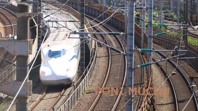 東京は札の辻橋から新幹線などを撮影（２０２３年８月）