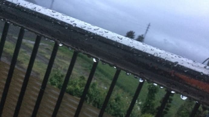 雨とストロー