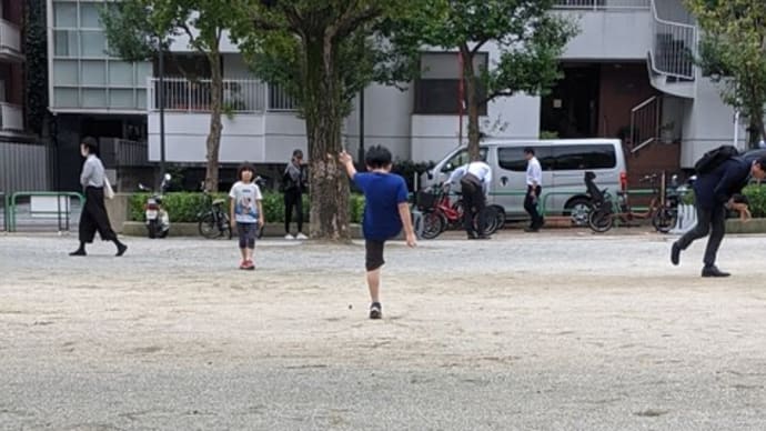 ボールがなくてもサッカー。きっと上手になるよ~。