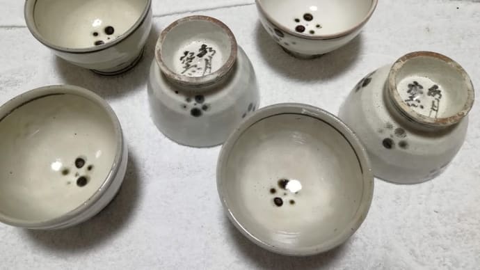 組みだし茶碗は水月窯の梅花紋 粉引茶碗