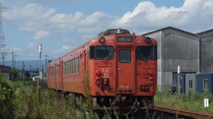 岡山の列車(快速ことぶき)