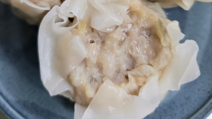 うちのごはん　　焼売　と　枝豆　と　サラダ(^.^)