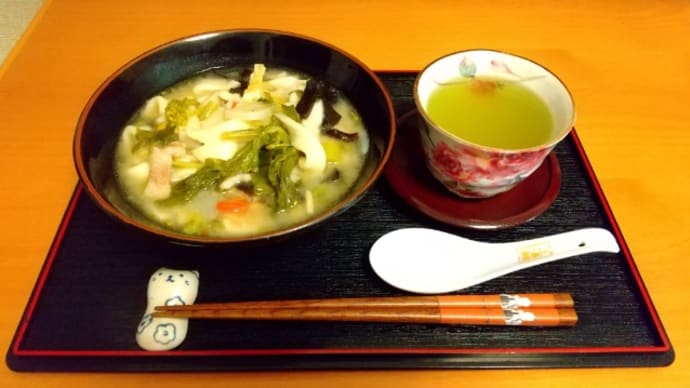 地場産業の阿蘇のだんご汁で和朝食