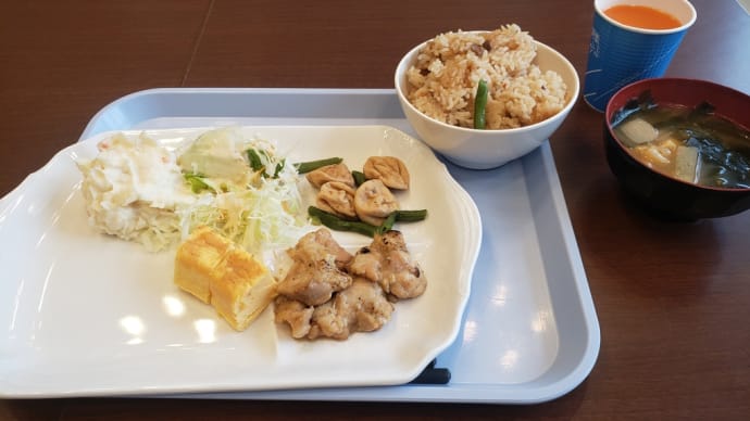 最後の朝餉、炊き込みご飯、きのこポタージュ、