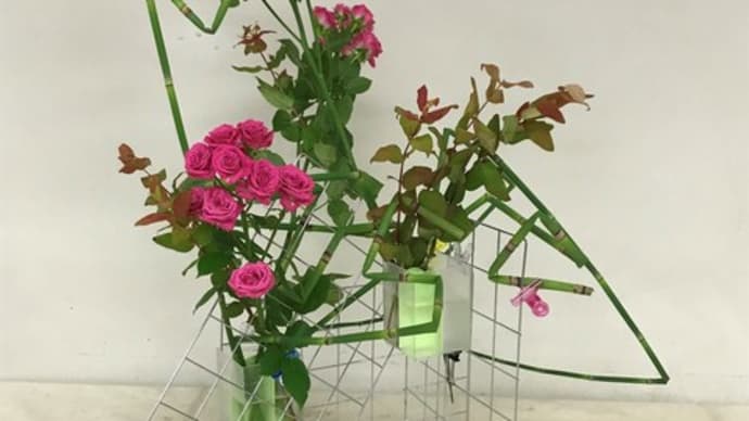 180706 作楽会 いけばな 草月流 86 トクサ・バラ・ヒペリカム、自作花器・100円均一・何にいけるか