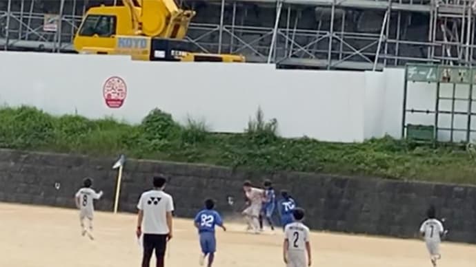 U10女子サッカー選手、大きい男子にフィジカルで負けない。