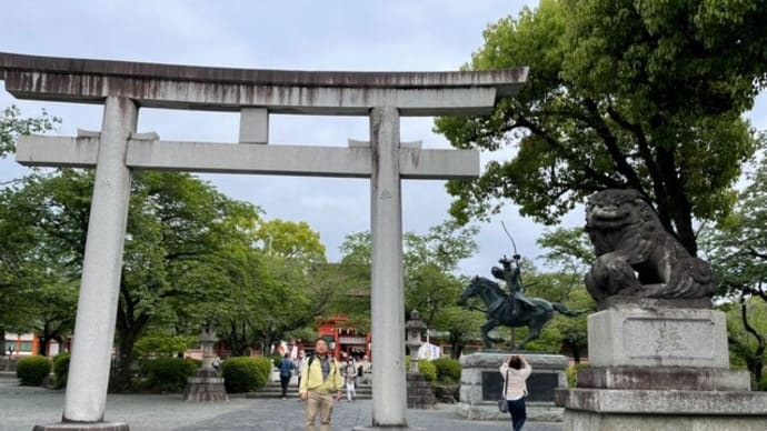 本日は世界遺産の富士山本宮浅間大社と元宮・山宮浅間神社へ。おみくじは小吉・末吉。この歳になるまで浅間（せんげん）を（あさま）と呼んでいました。恥かし。