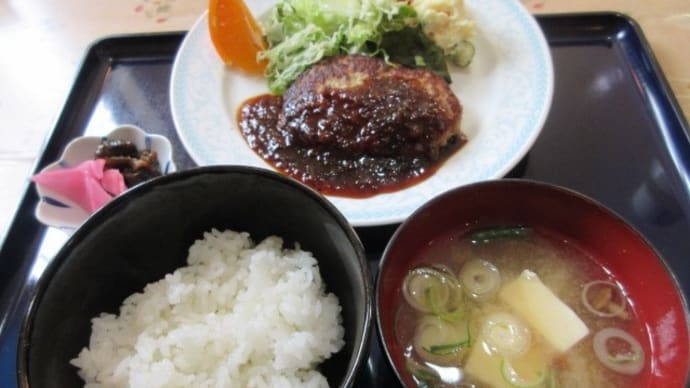 3回目「ダイニング渚園」、和風おろしハンバーグ、五目あんかけ焼きそば、明太子おにぎり