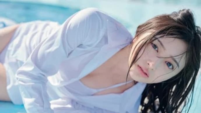乃木坂46井上和、濡れ髪の奇跡的なポーズを激写 プールサイドカットが公開