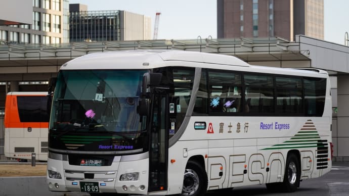 新宿-さがみ湖PF・イルミリオン線2201便(フジエクスプレス・東京営業所) 2TG-RU1ASDA