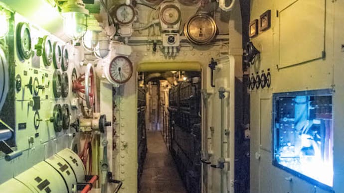 エレクトリックモータールームの溶接装備〜シカゴ科学産業博物艦 U-505艦内ツァー