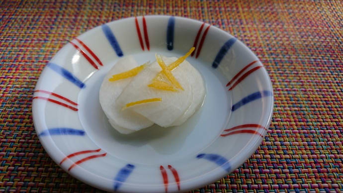 カブの即席漬け、ゆず風味。