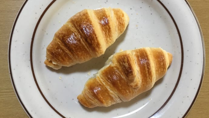 業務スーパー山科東野店で冷凍クロワッサン・パン・さつまいも・パイナップル(o^^o)