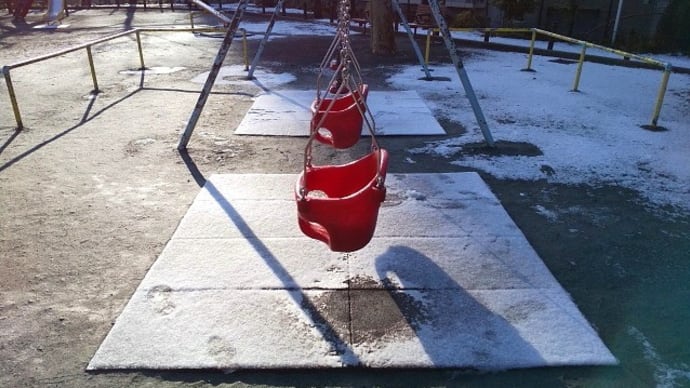 神楽坂・残雪の白銀公園