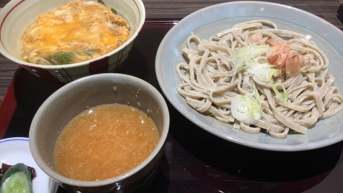 ソース味の卵とじカツ丼