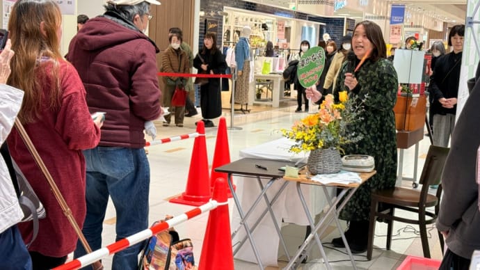 湊かなえさん 福山ポートプラザ 啓文社でサイン会 やってました