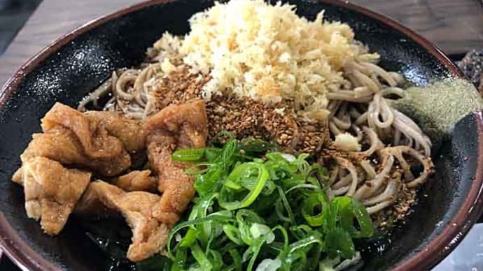 「冷やしたぬき天国」の冷やしたぬき蕎麦+焼きさば寿司セット!
