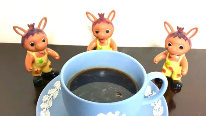 ロバくんと青いコーヒーカップ