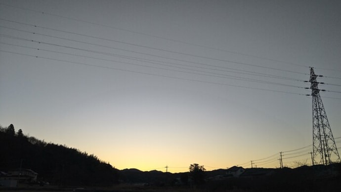月はどこにの空