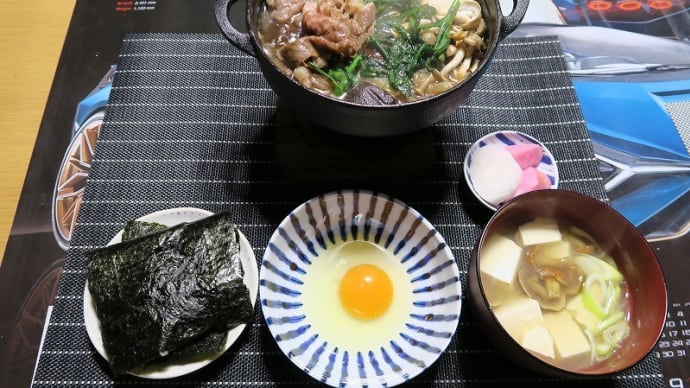 すき焼き、炊屋食堂の田舎定食・・・庶民の味。