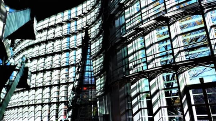 2022・12・9 国立新美術館 DOMANI・明日展2022-23 百年まえから、百年あとへ。近藤聡乃・石塚元太良・池崎拓也・大崎のぶゆき・丸山直文。