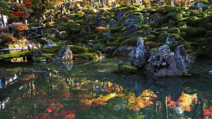 湖東三山.....西明寺　写り込みと庭園風景