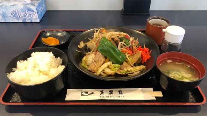 昼は野菜炒め定食、夜はスシローで…😅