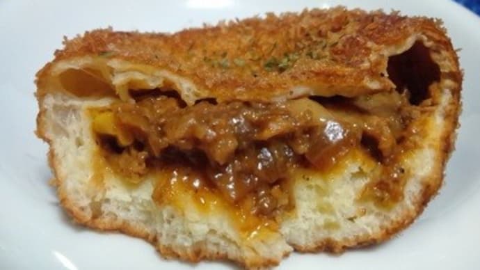おにくたっぷりポロネーゼピロシキ風、昨日の晩御飯として:P