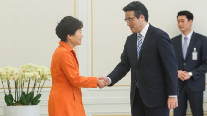 岡田克也さんが韓国青瓦台で朴大統領と会談　同国外相の招請受け民主党訪韓団