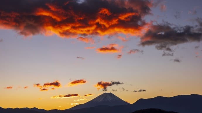 朝焼けの富士山