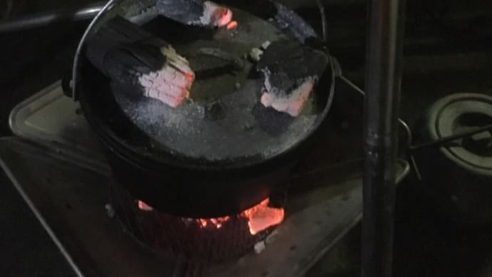 ダッチオーブンで鶏を焼いたよー！
