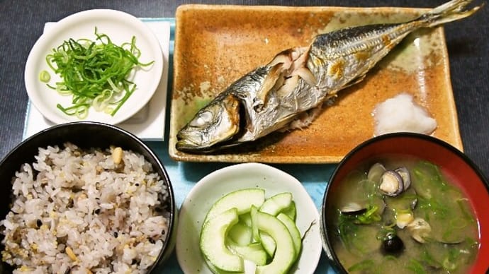 家で焼魚朝食(アジの塩焼き他)(2019年7月27日)