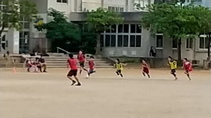 坂下キッズスクールとFCメンバーの練習
