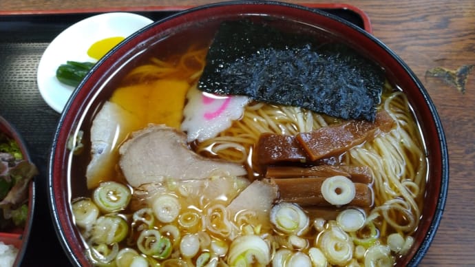 七十八杯目　藤枝市　さんし　ラーメン定食