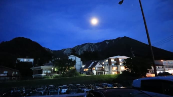 大山ユートピア登山と大献灯祭(2)