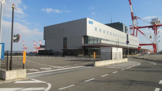 かつての神戸~関空高速船ターミナルの取り壊し間近の様子