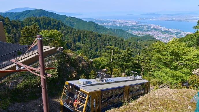 延暦寺駅から見える琵琶湖の景色