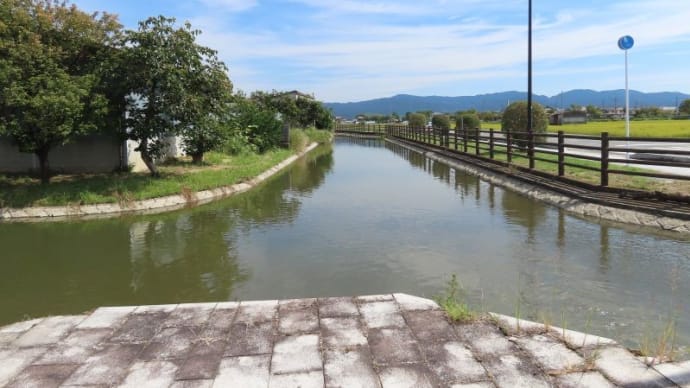 午前中の散歩 稗田町 続き