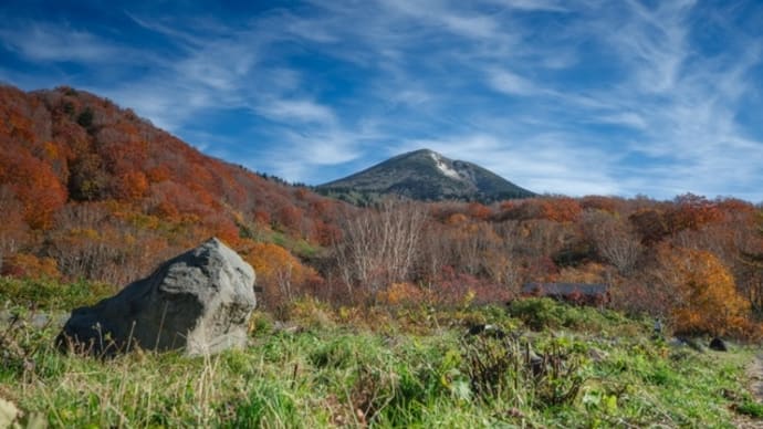 酸ケ湯温泉辺りから八甲田山(だと思います)を臨む/青森県