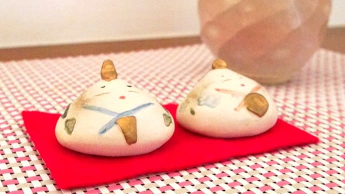 小さなお雛様たちを家のあちこちに飾ってみる