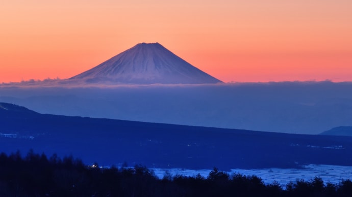 霧ケ峰・再チャレンジ ☆オレンジに染まる朝焼けの中に浮かび上がる富士山! 2月24日撮影