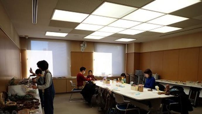 アートを楽しむ観察会「木の実のミニリースやフォトフレーム作り」