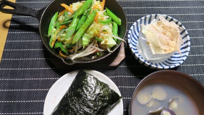 とんてきとしじみ汁、炊屋食堂の田舎定食・・・田舎の味。