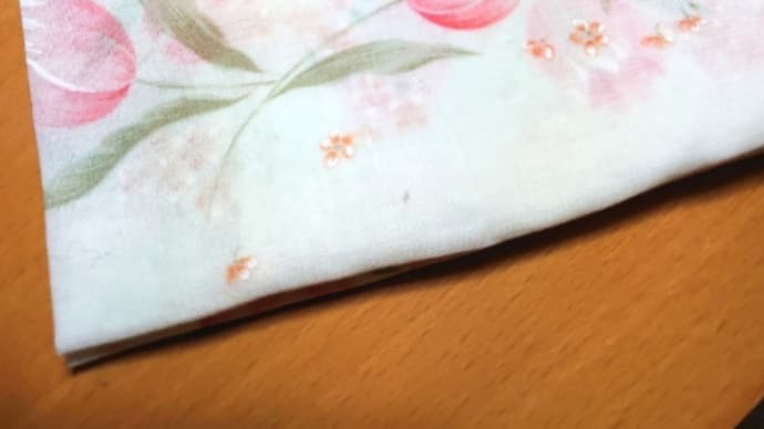 手作りマスク2作目に取りかかる。