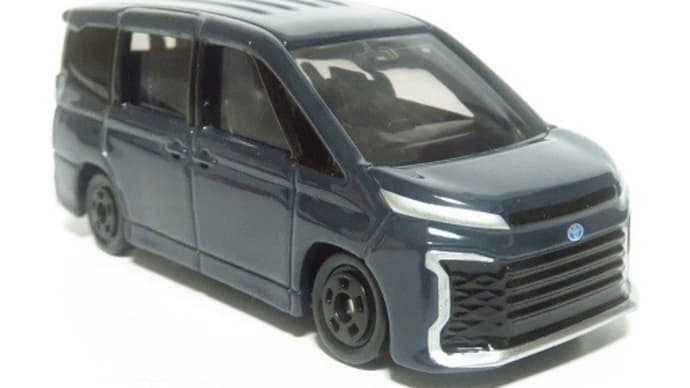 トミカ5月の新車 4代目ヴォクシー