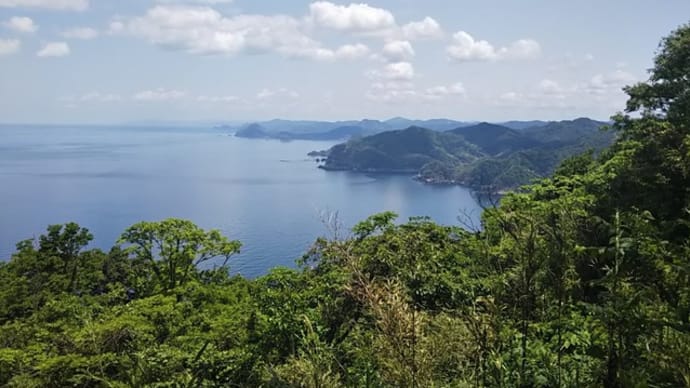 本日は日本一高い場所（274ｍ）にある余部埼灯台へ。そのあと日本一高い(41.5ｍ)鉄橋として知られる余部鉄橋へ。W日本一の高さへ。道の駅ではお土産が安くなっていました。オジレンジャーに笑いました。
